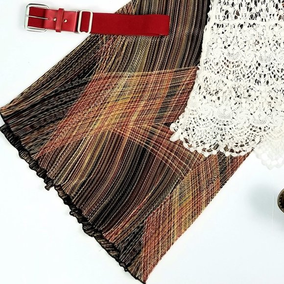 FIND THESE BEAUTIES AND SO MUCH MORE IN MY CLOSET! - Picture 4 of 5